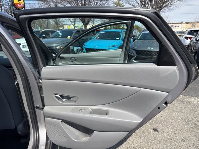 Certified 2023 Hyundai Elantra SEL w/ Convenience Package image 30