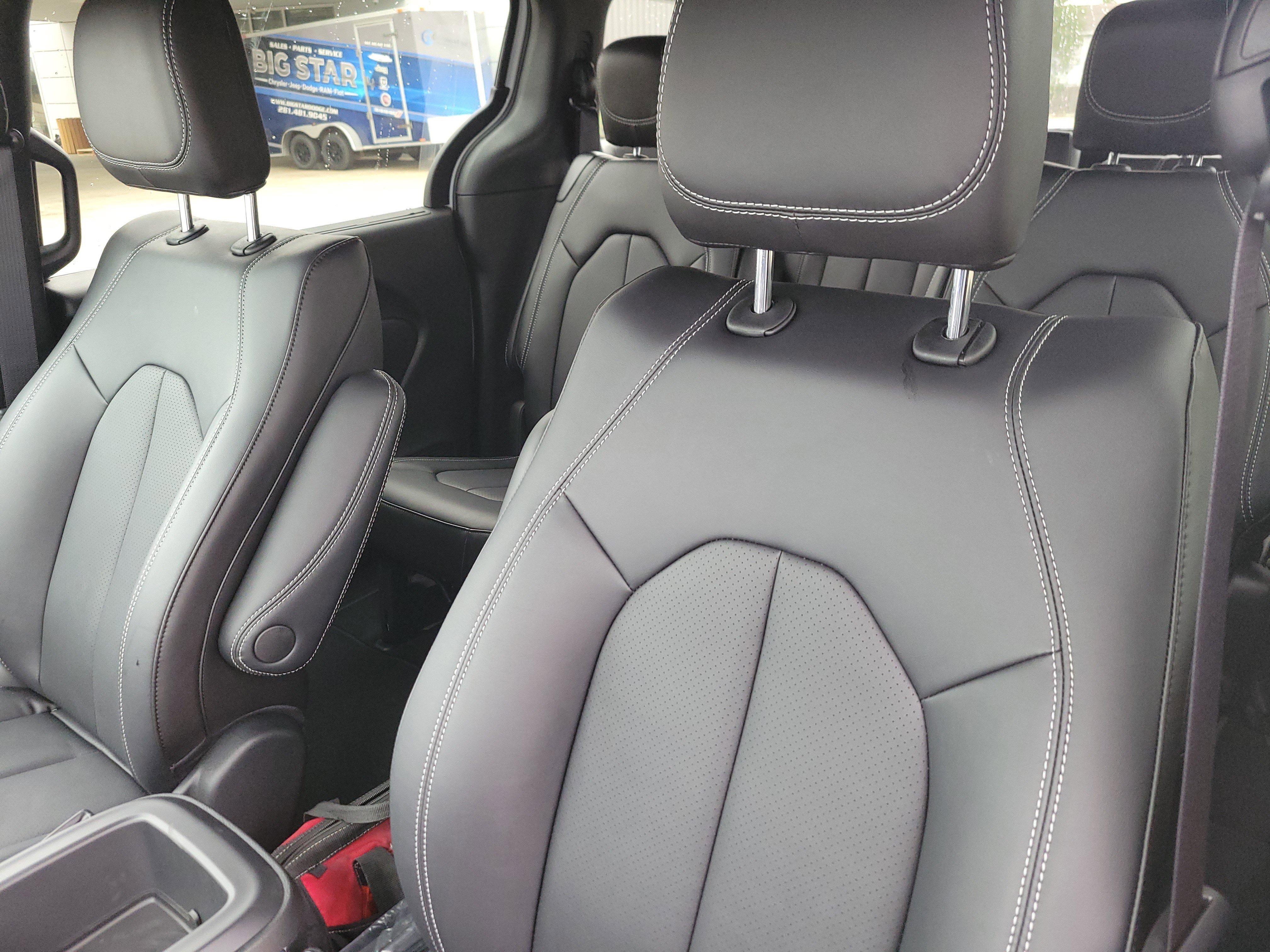 New 2026 Chrysler Voyager LX image 15