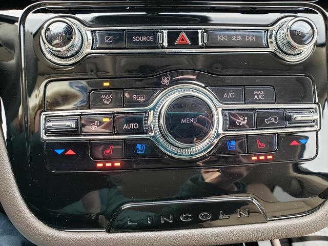 Used 2022 Lincoln Corsair Standard w/ Equipment Group 101A image 21