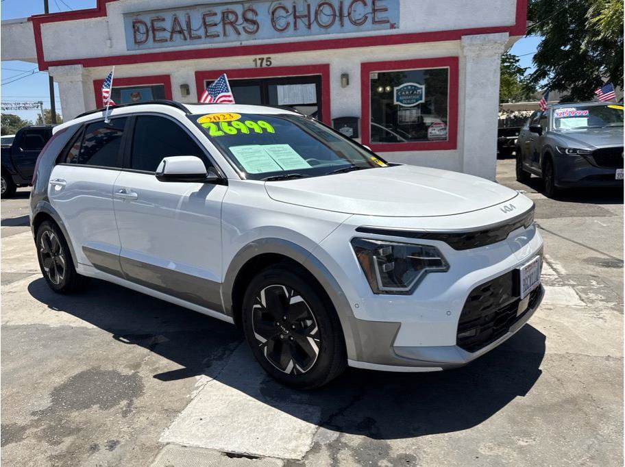 Used 2023 Kia Niro Wave FWD image 1