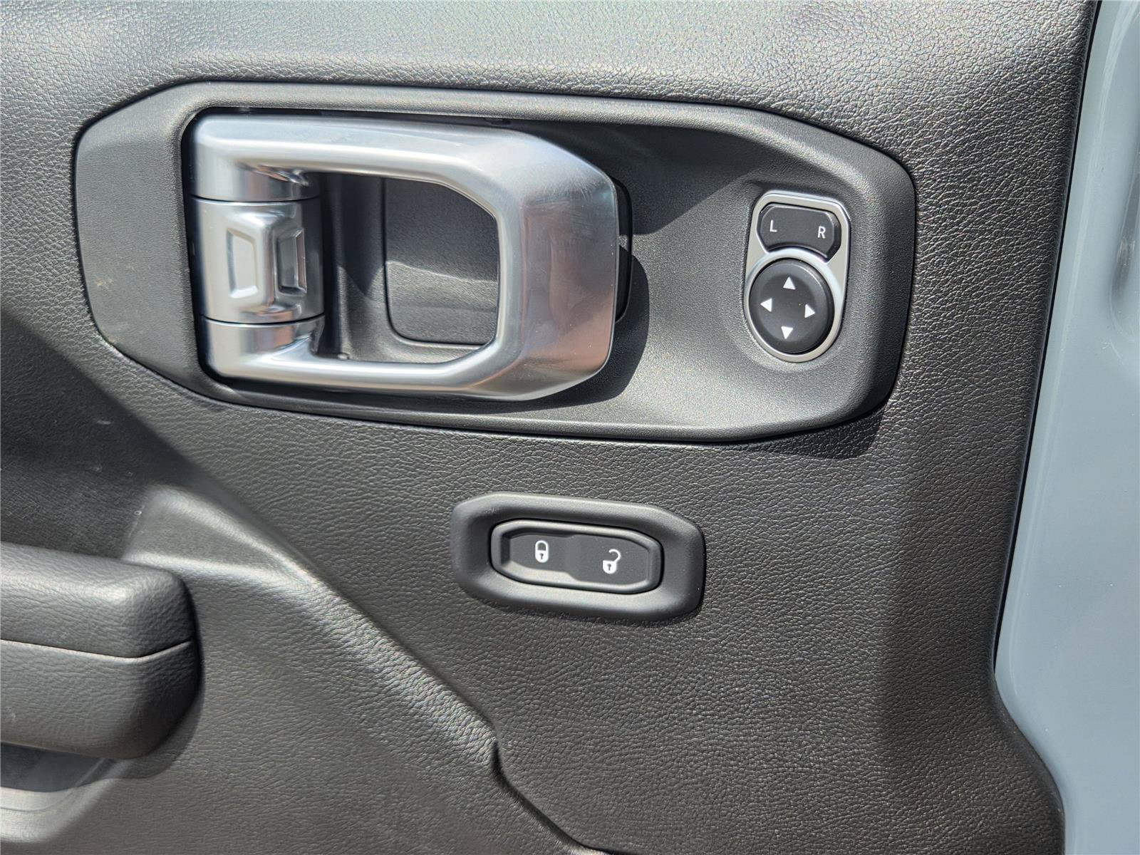 New 2025 Jeep Gladiator Sport AWD/4WD image 46