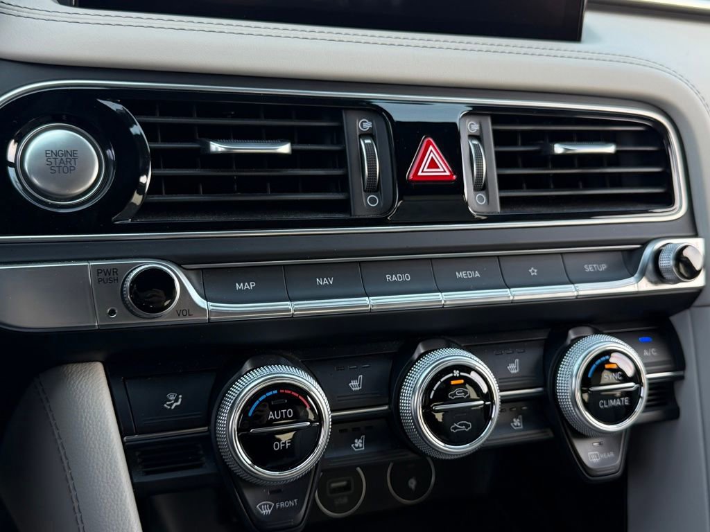 Used 2023 Genesis G70 2.0T w/ Sport Prestige Package image 20