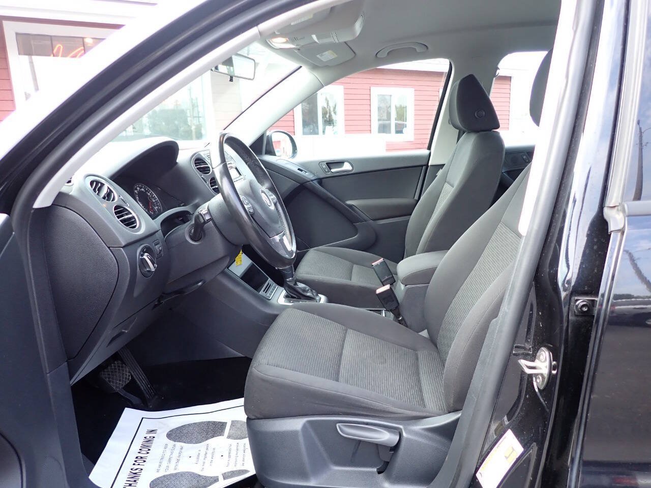 Used 2014 Volkswagen Tiguan S AWD/4WD image 8