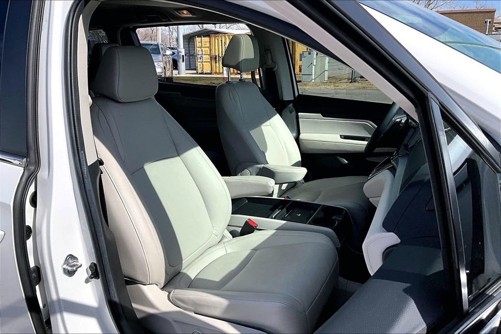 Used 2025 Honda Odyssey EX-L image 10