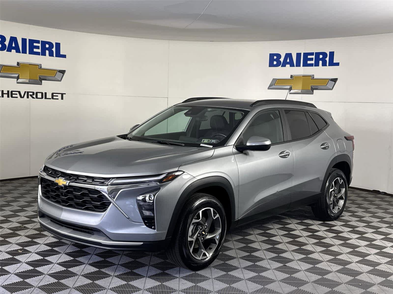 Certified 2024 Chevrolet Trax LT w/ Driver Confidence Package image 1