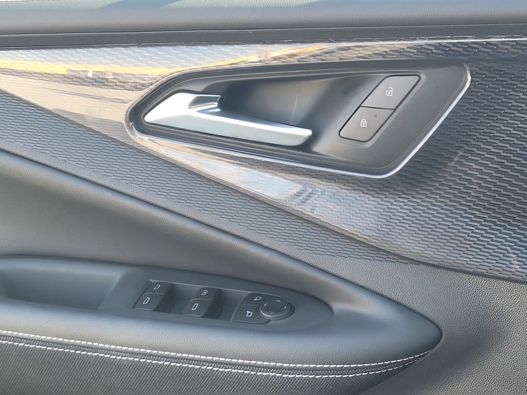 Used 2025 Chevrolet Blazer EV LT image 27