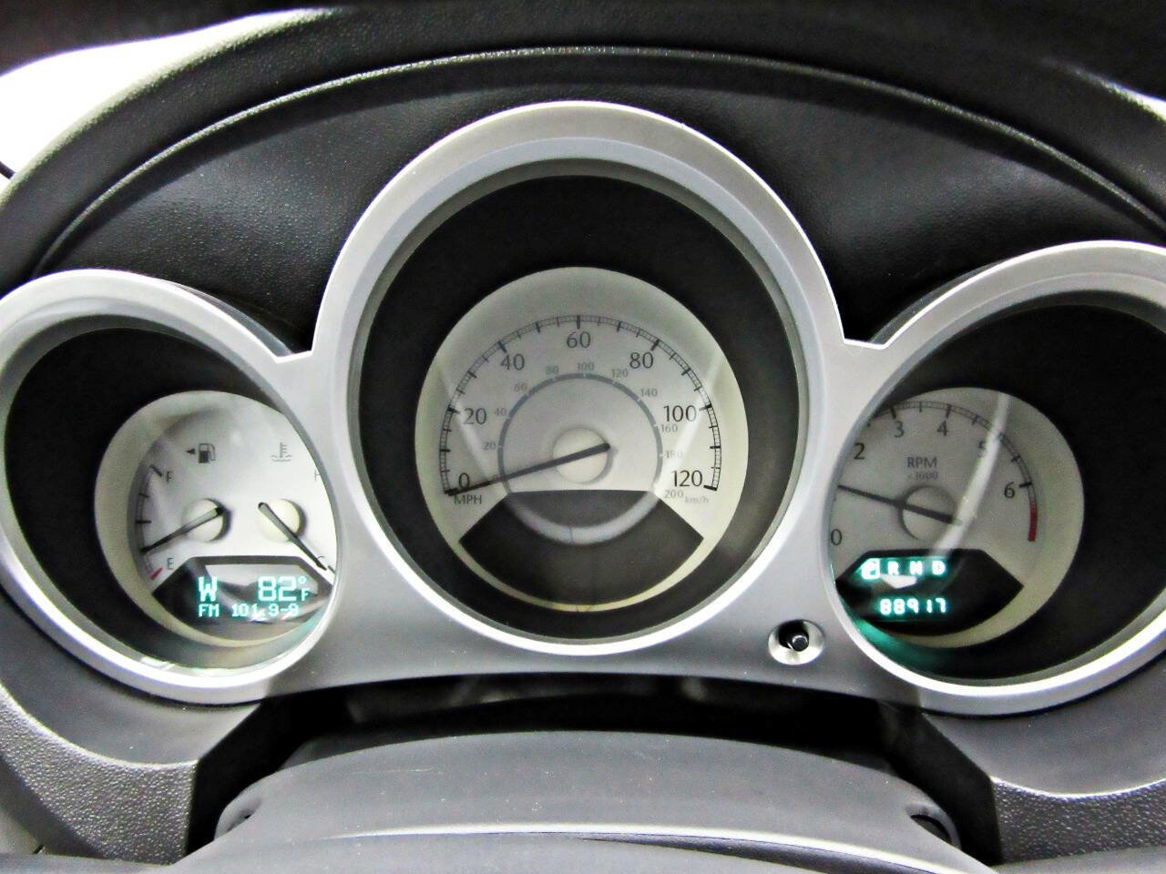 Used 2009 Chrysler Sebring Touring image 13