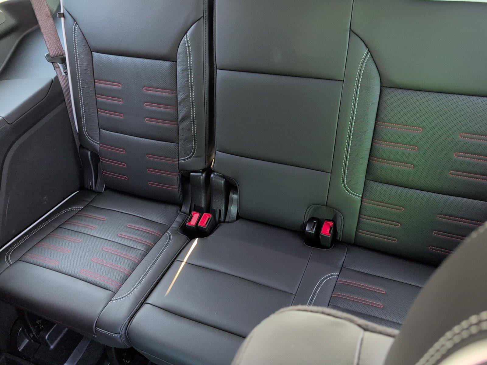 Certified 2025 GMC Yukon AT4 Ultimate AWD/4WD image 37