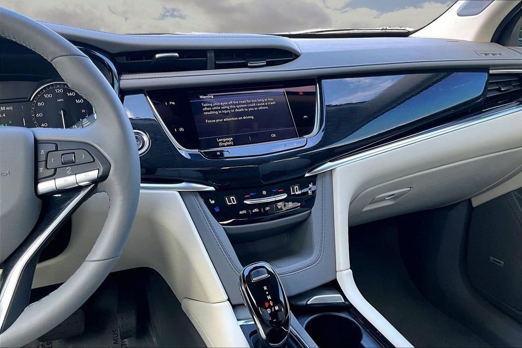 Certified 2024 Cadillac XT6 Premium Luxury FWD image 9