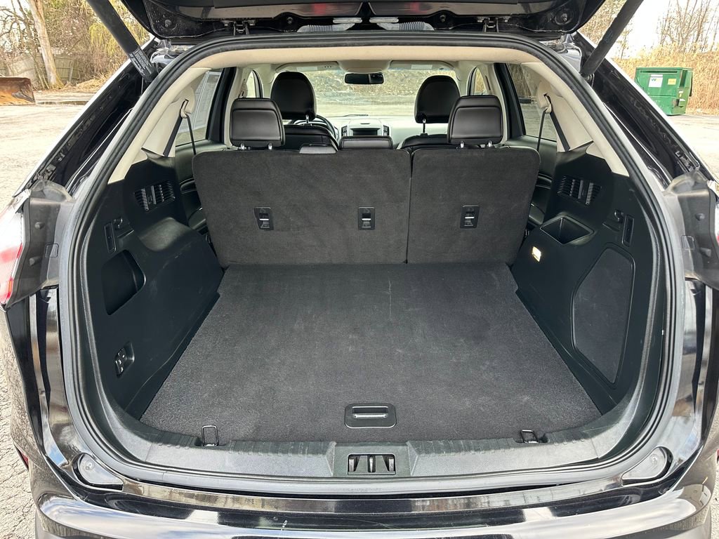 Used 2019 Ford Edge Titanium AWD/4WD image 18