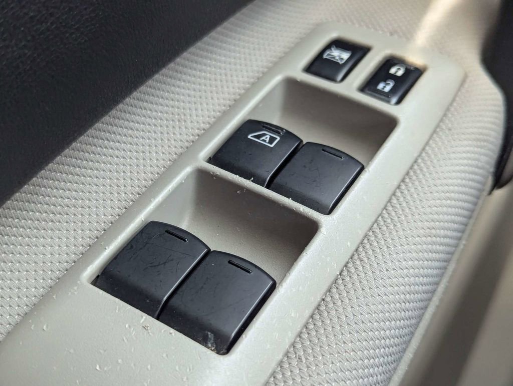 Used 2015 Nissan Rogue S w/ Convenience Package image 22