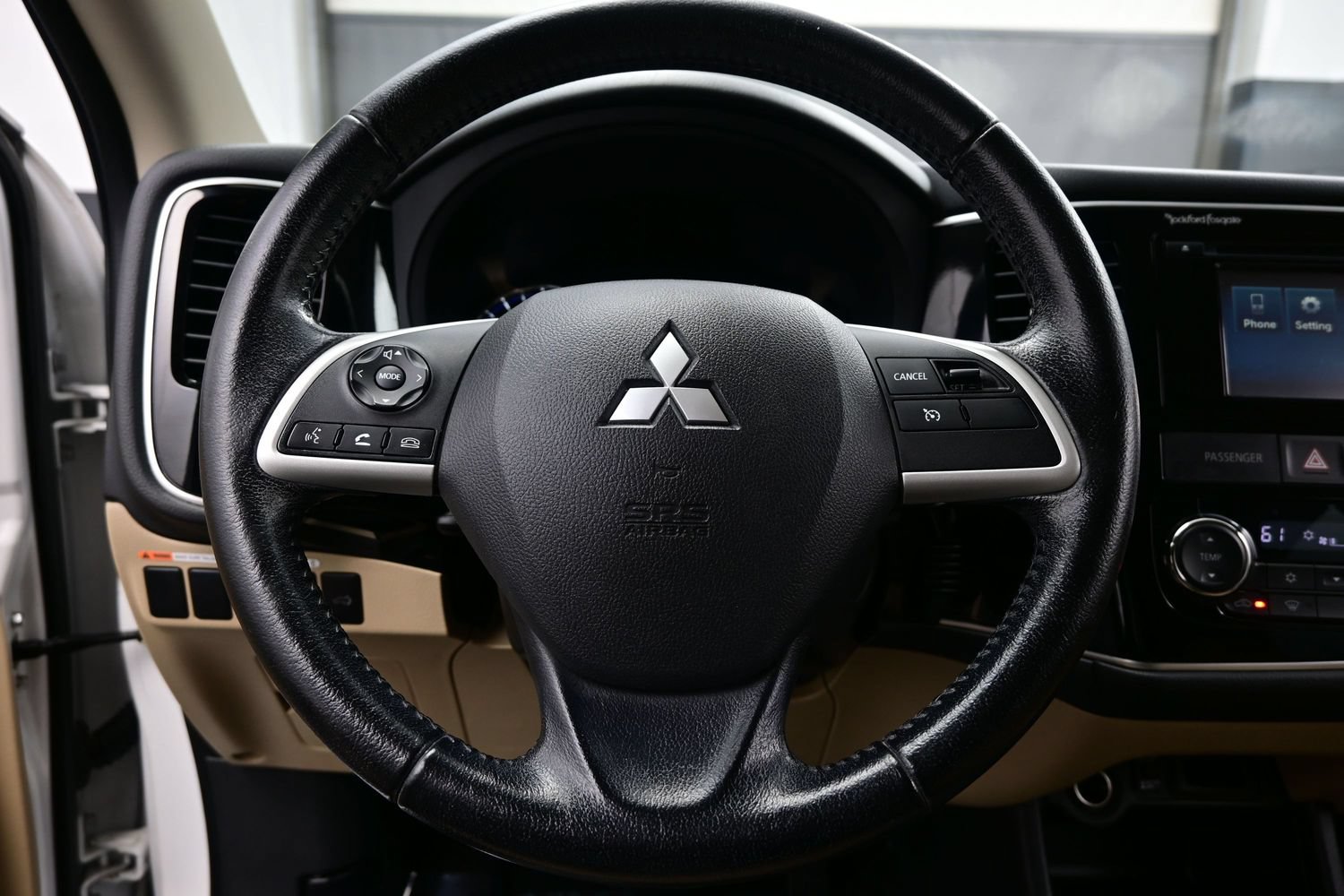 Used 2015 Mitsubishi Outlander SE AWD/4WD image 26