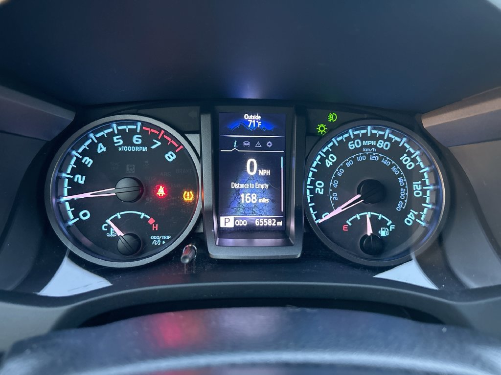 Used 2022 Toyota Tacoma TRD Sport w/ Technology Package RWD image 22