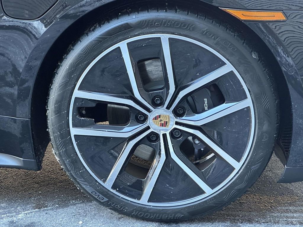 New 2026 Porsche Taycan image 10