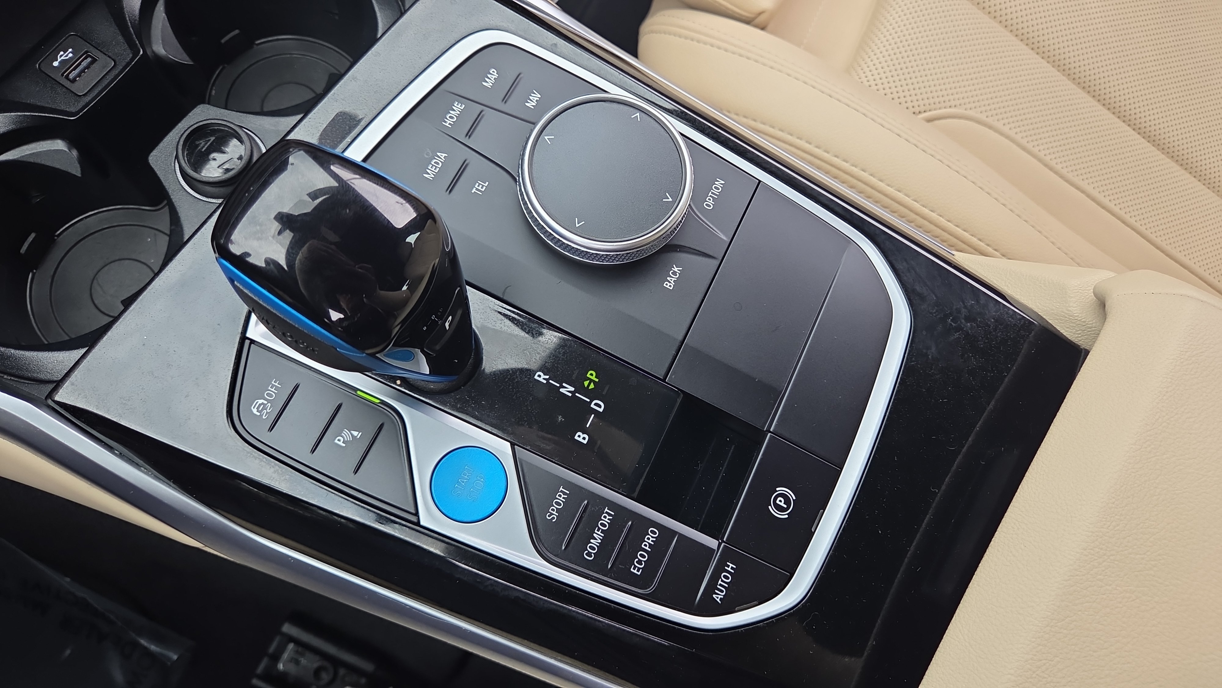 Certified 2022 BMW i4 eDrive40 RWD image 33