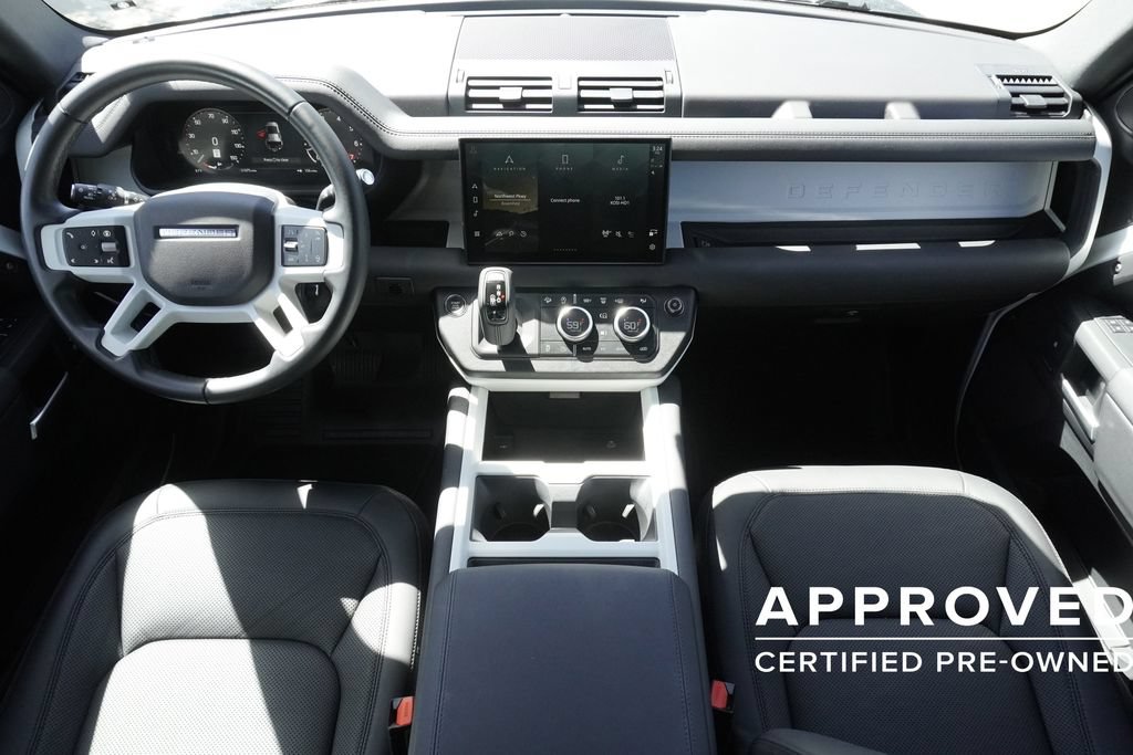 Used 2025 Land Rover Defender 110 S AWD/4WD image 9