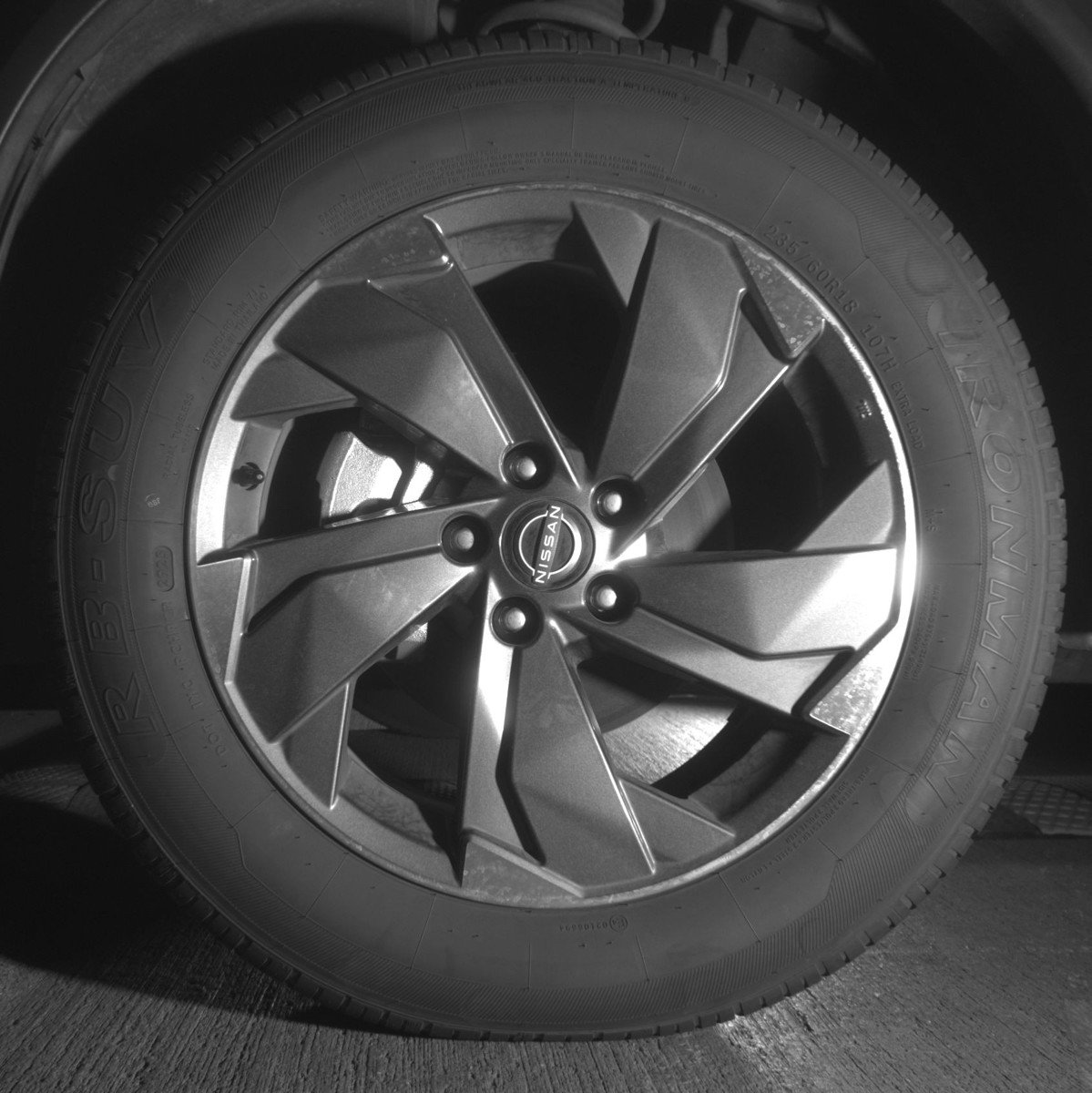 Used 2025 Nissan Rogue SV FWD image 12