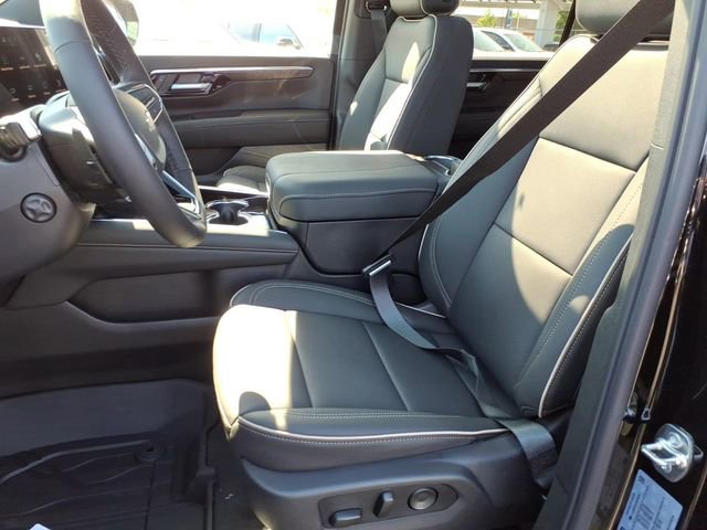 New 2026 Chevrolet Suburban Premier w/ Sun And Tow Package AWD/4WD image 6
