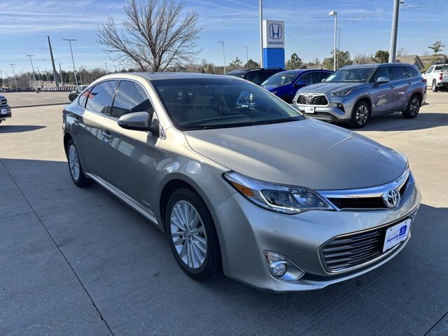 Used 2015 Toyota Avalon Limited image 3