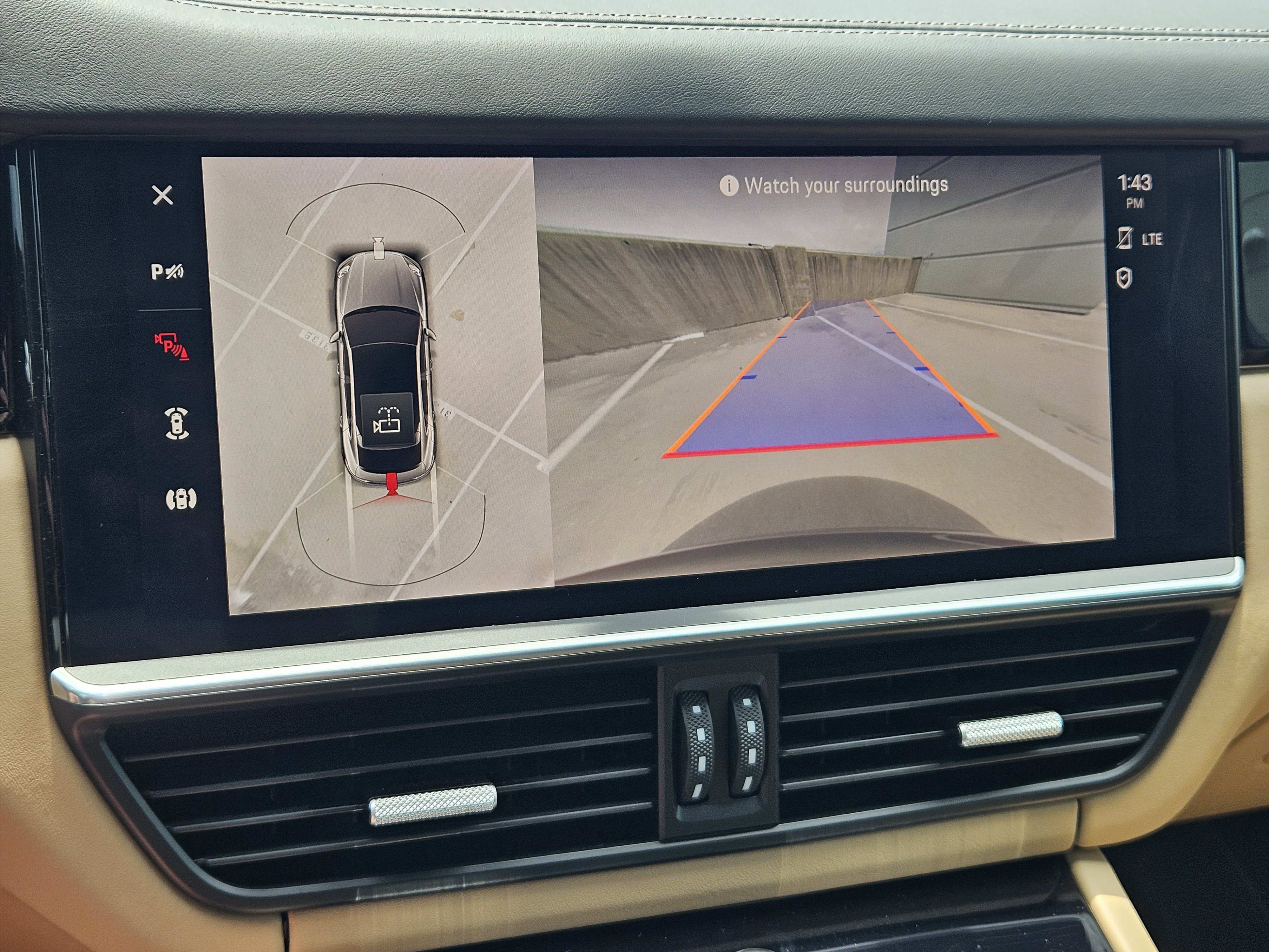 Certified 2023 Porsche Cayenne Turbo AWD/4WD image 18