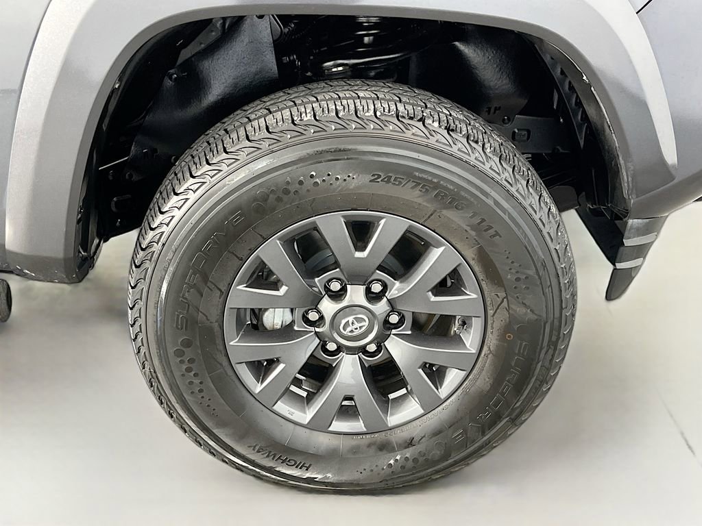 Used 2023 Toyota Tacoma SR5 AWD/4WD image 36