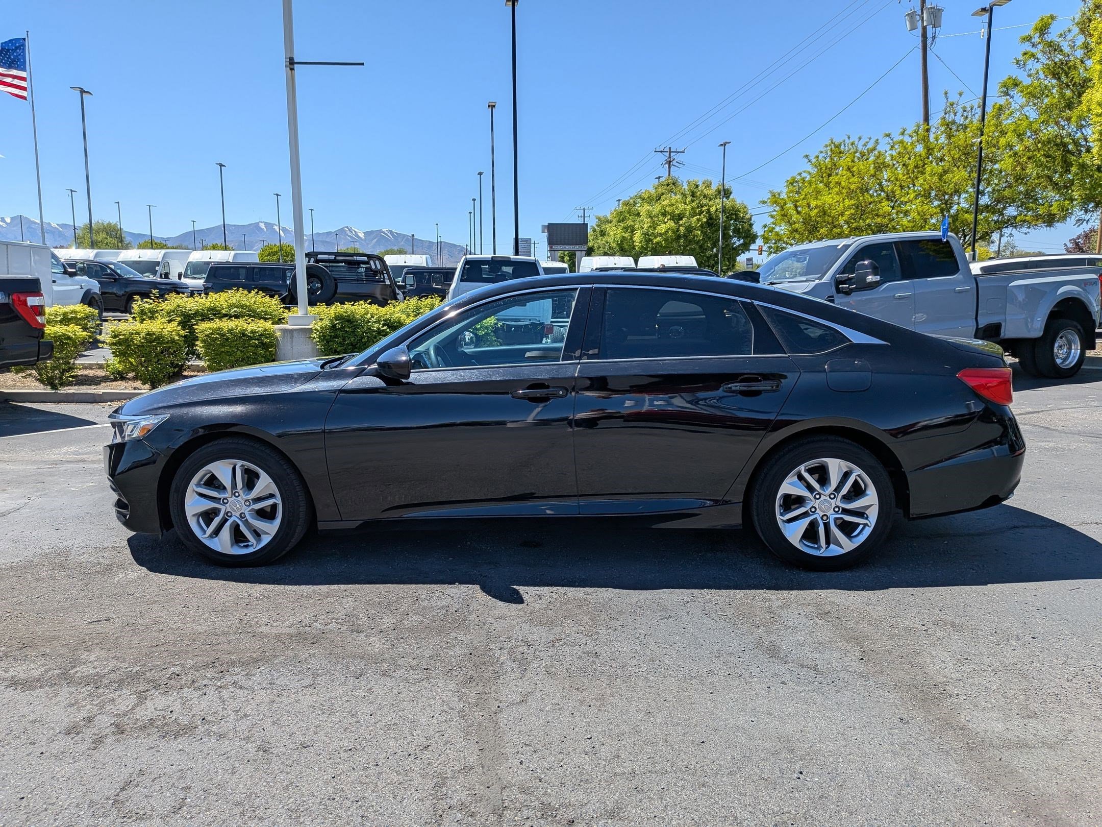 Used 2018 Honda Accord LX image 9