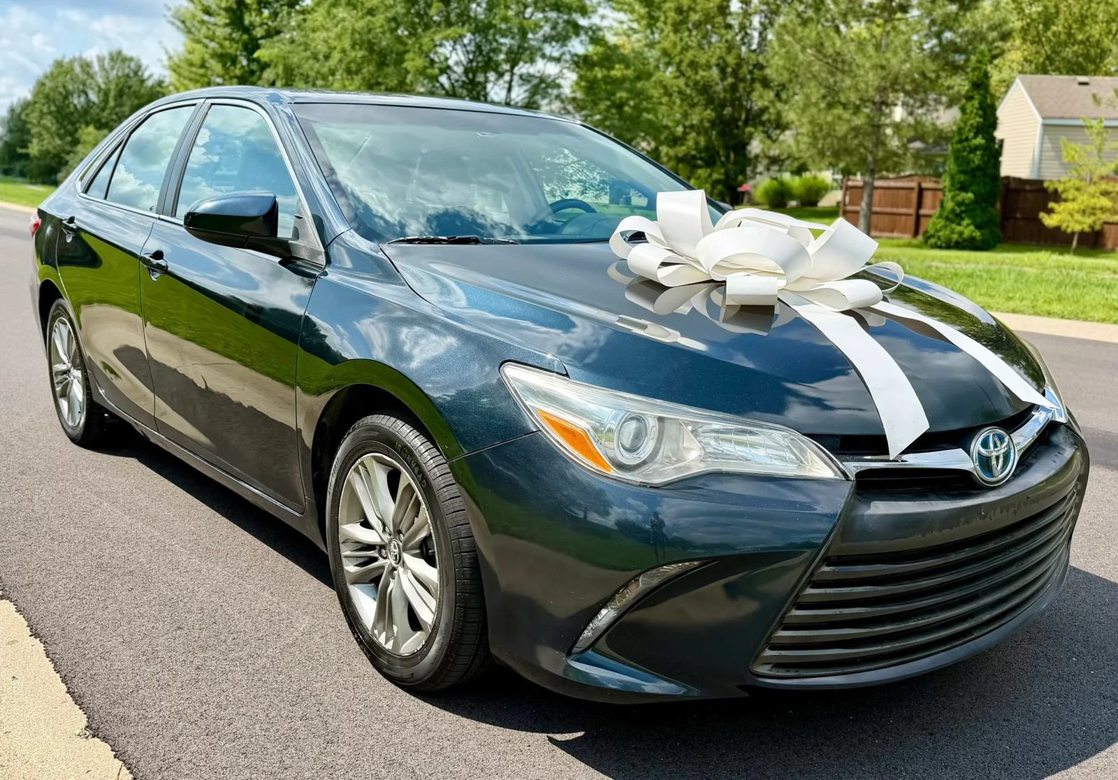 Used 2017 Toyota Camry SE FWD image 3