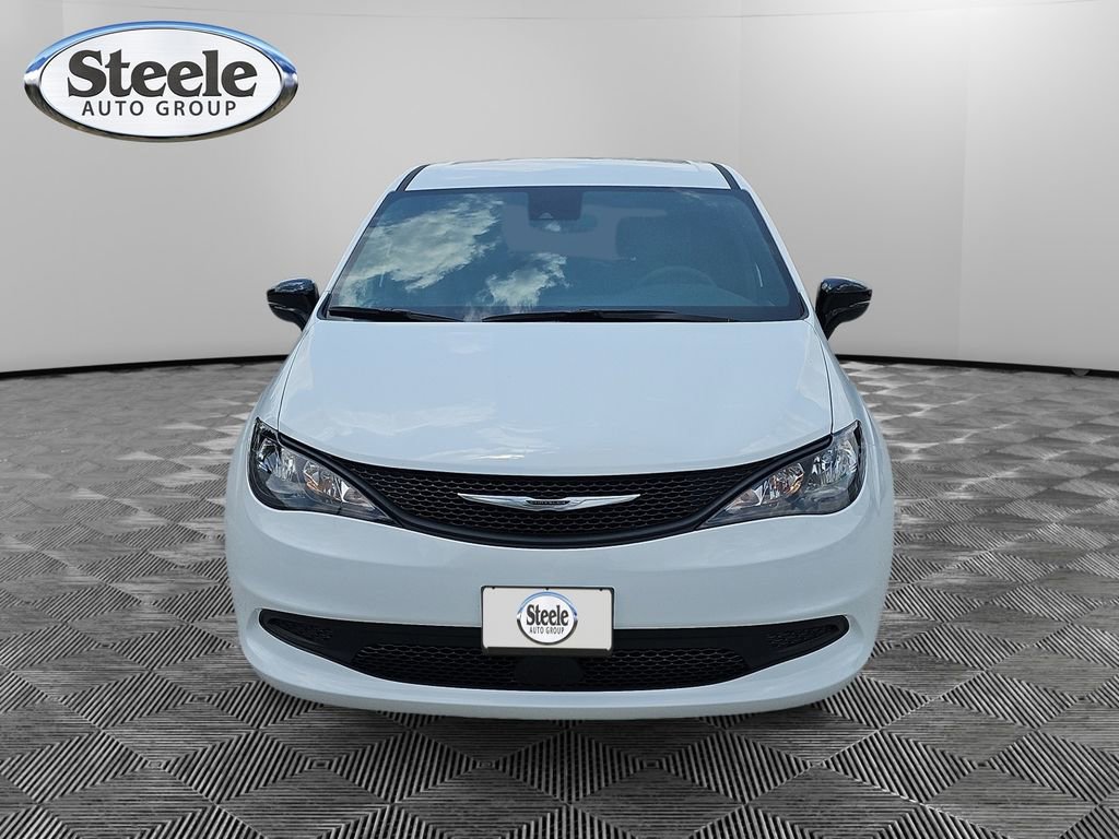 New 2025 Chrysler Voyager LX image 8