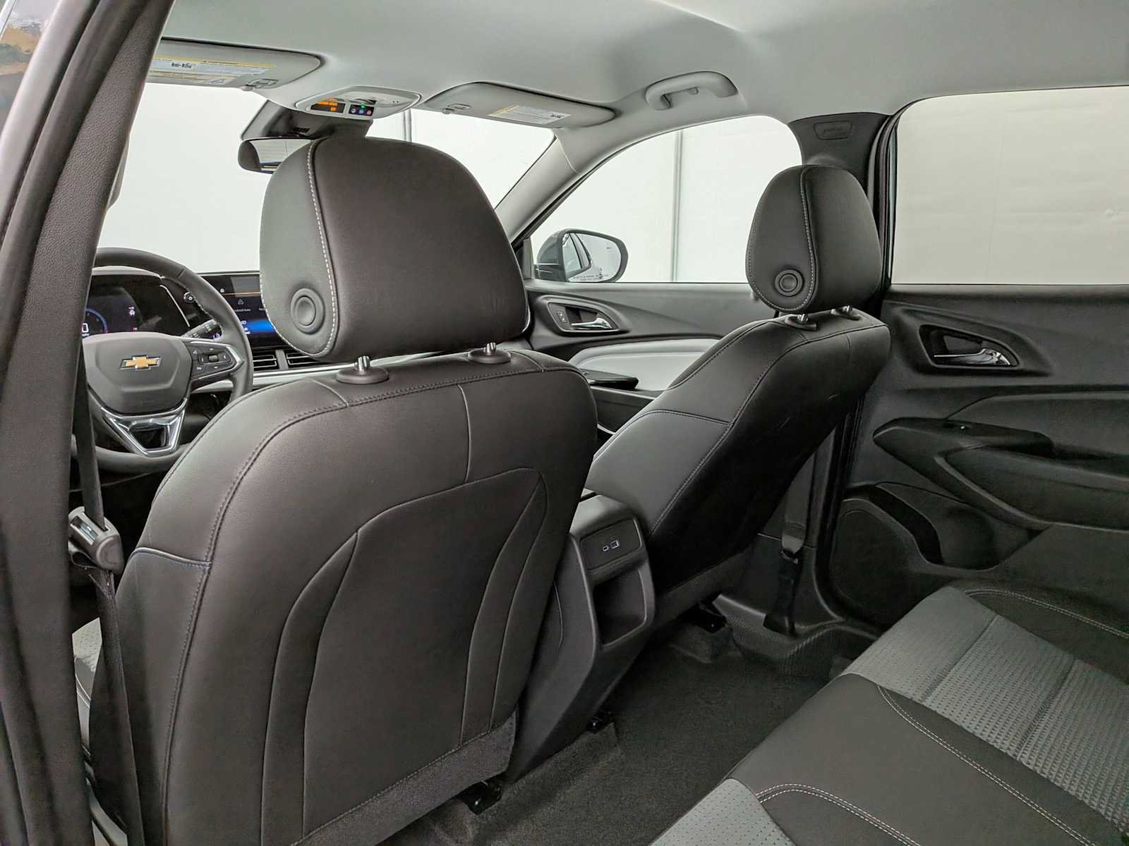 New 2026 Chevrolet Trax LT w/ Driver Confidence Package FWD image 19