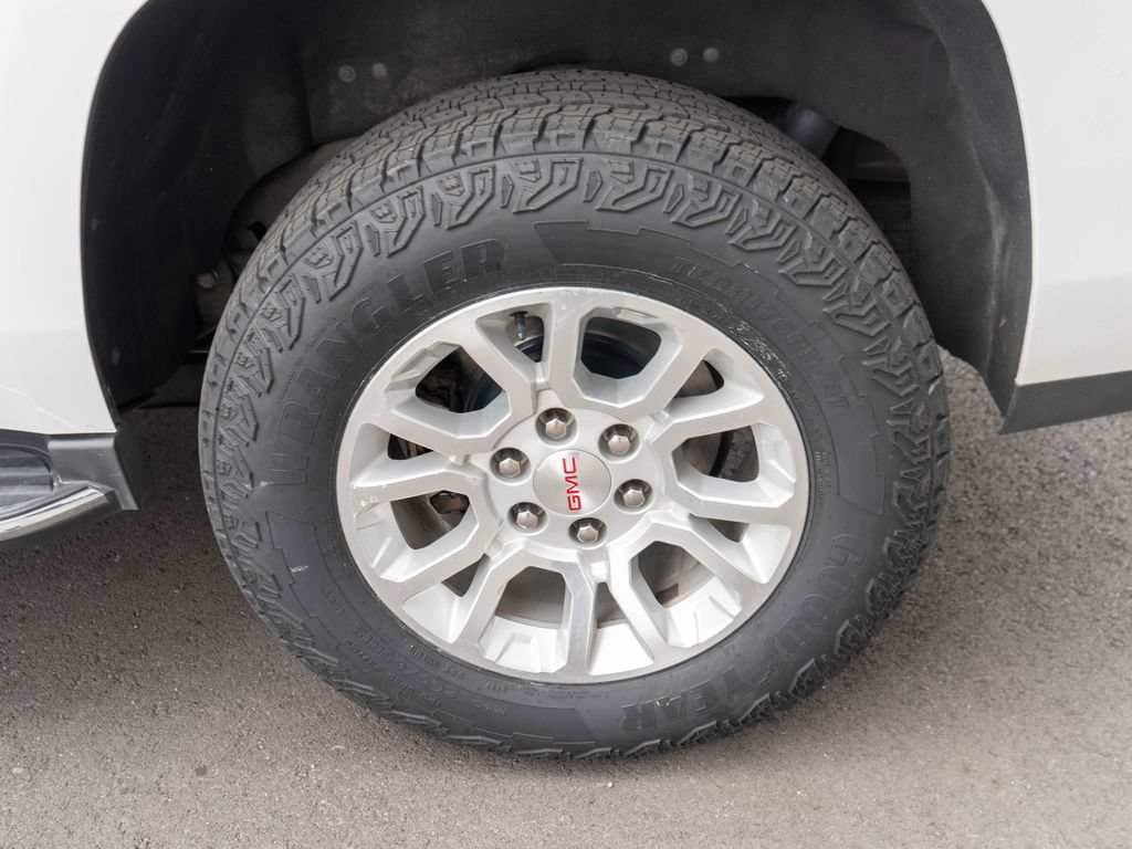 Certified 2020 GMC Yukon SLT AWD/4WD image 30