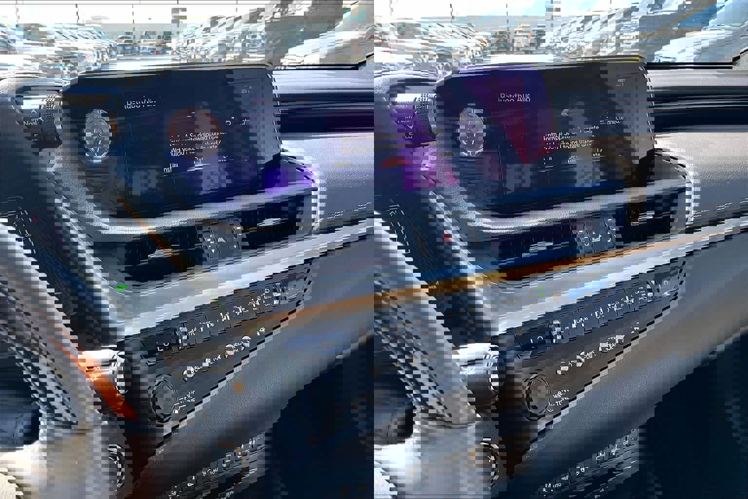 Used 2019 Lexus ES 350 Ultra Luxury w/ Accessory Package image 6