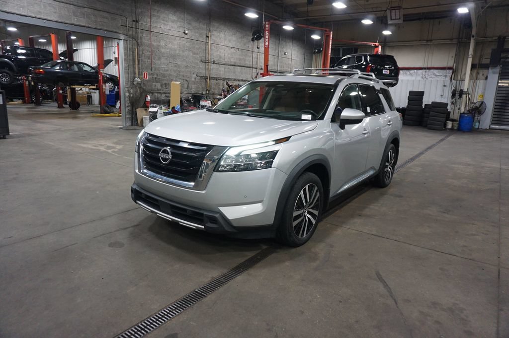 Used 2023 Nissan Pathfinder Platinum AWD/4WD image 26