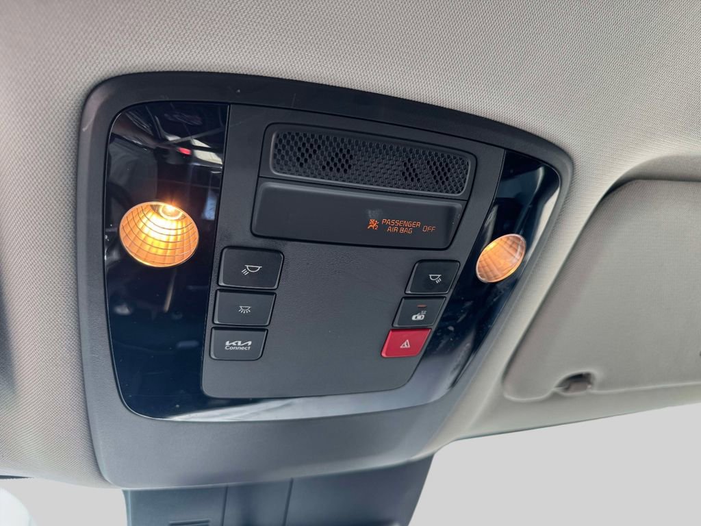 Used 2024 Kia Carnival EX FWD image 29