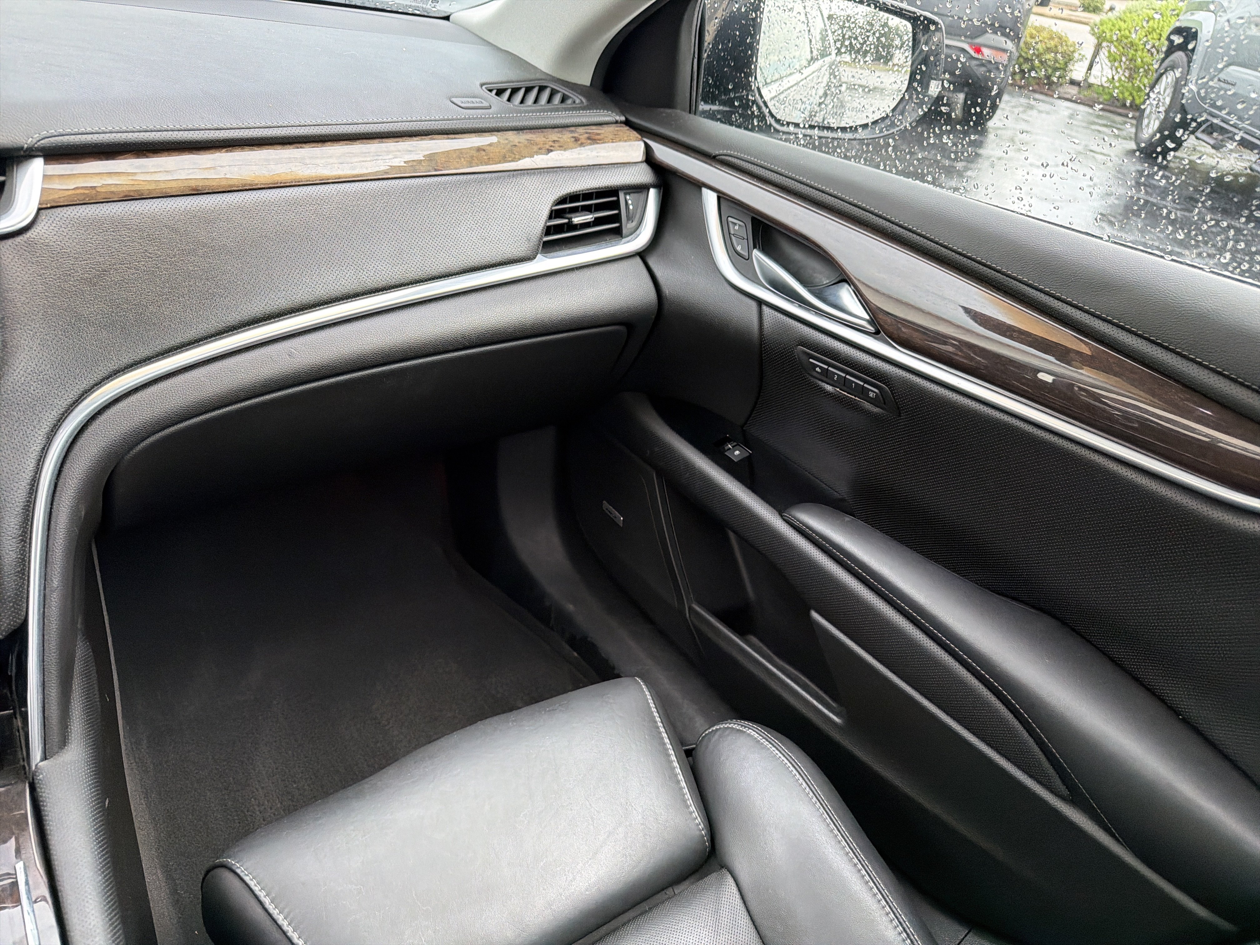 Used 2014 Cadillac XTS Luxury w/ Driver Awareness Package FWD image 19