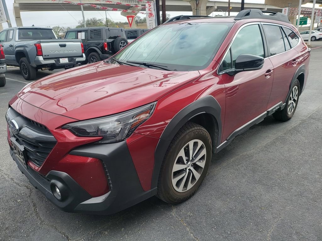 Used 2025 Subaru Outback Premium image 1