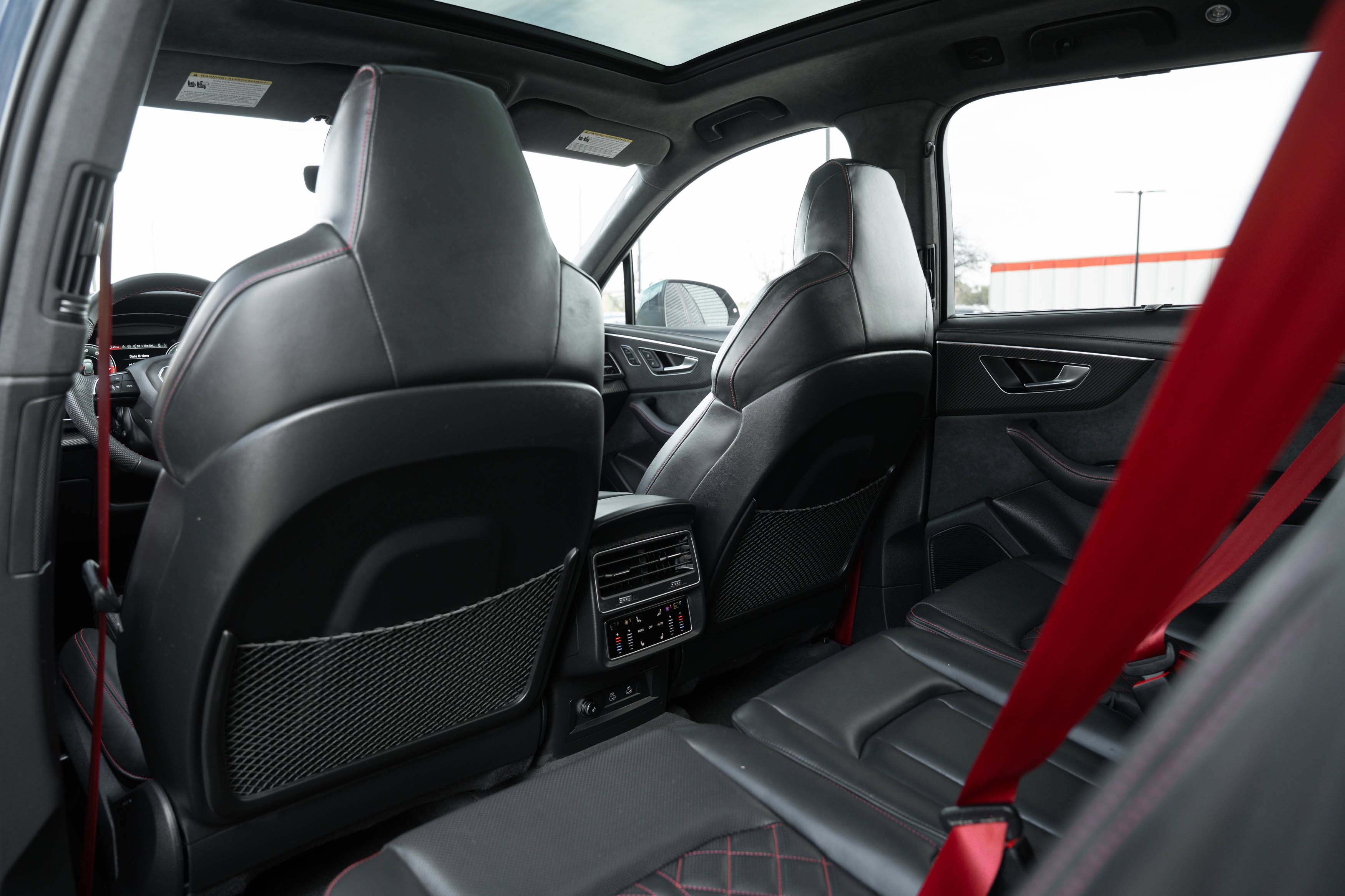Certified 2025 Audi SQ7 Prestige AWD/4WD image 27