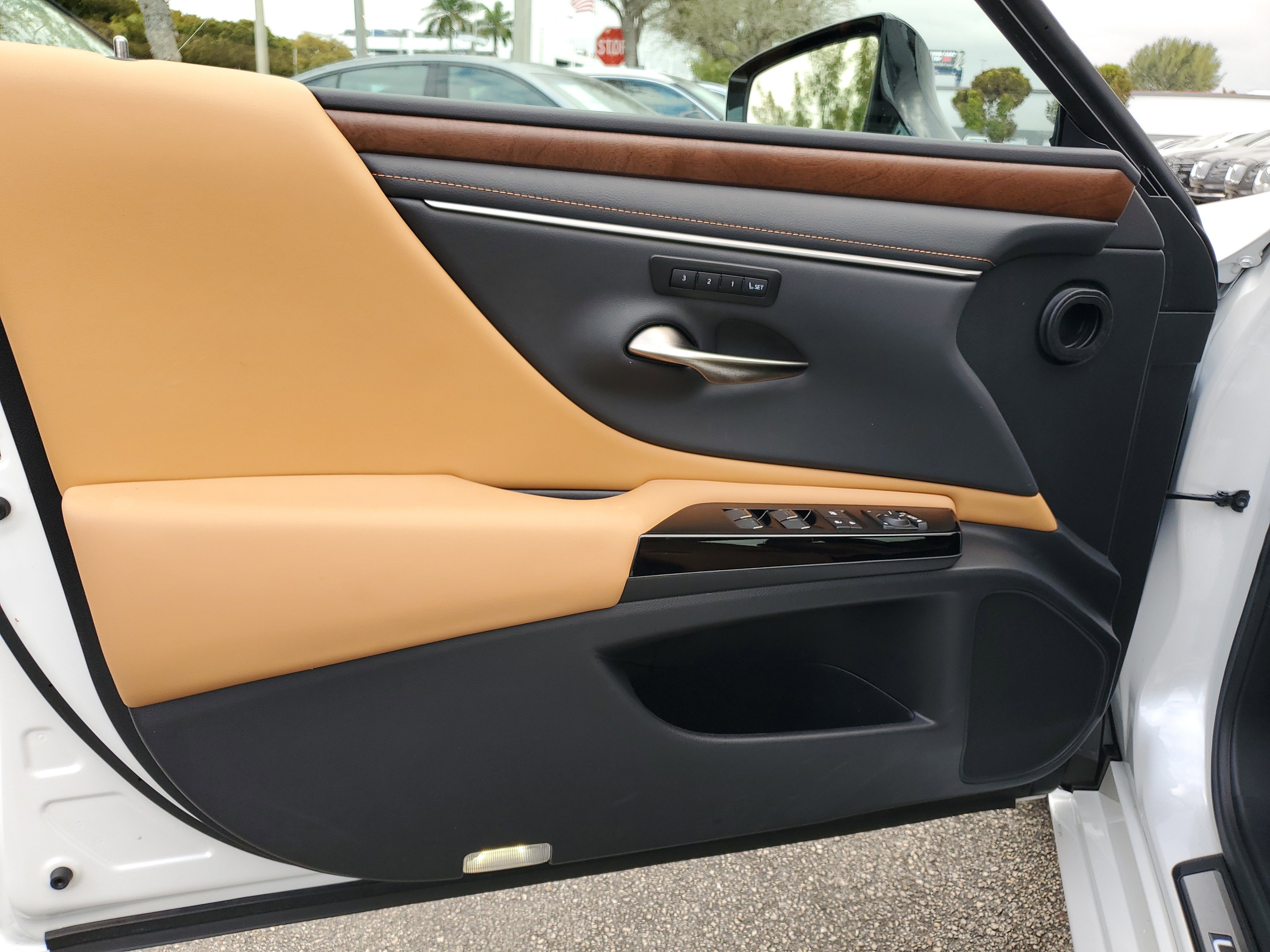 Used 2025 Lexus ES 350 350 image 16