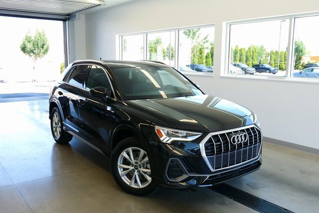 New 2025 Audi Q3 2.0T Premium