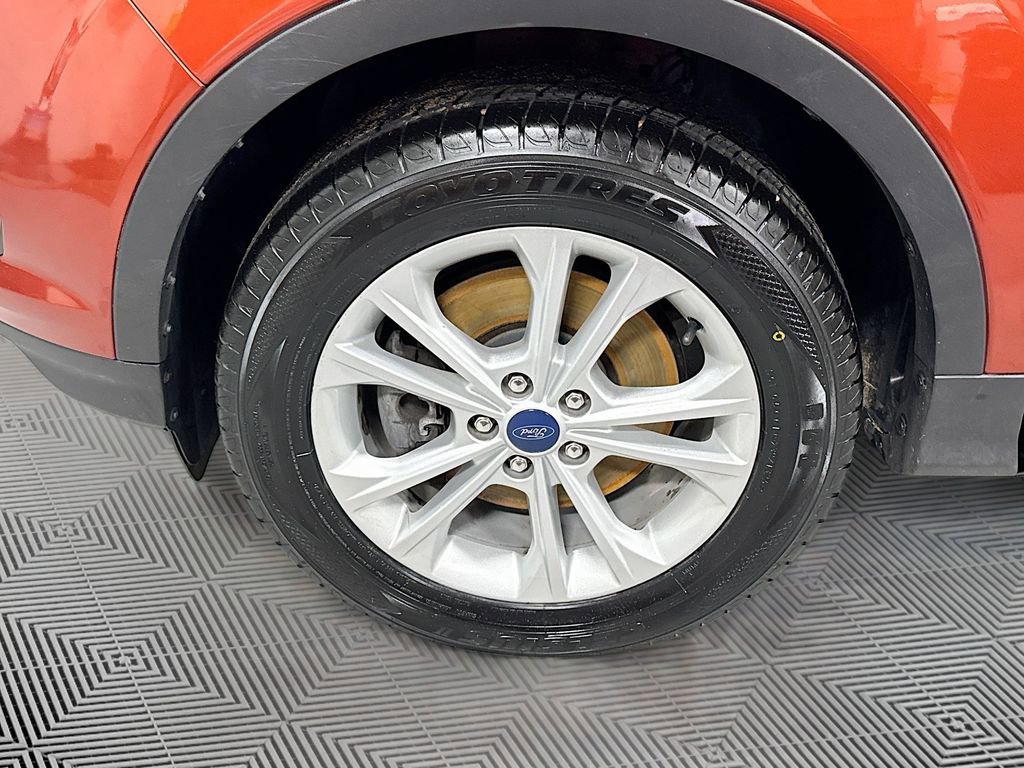 Used 2019 Ford Escape SE image 32