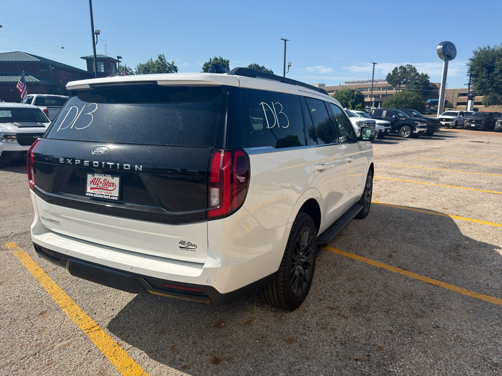 New 2027 Ford Expedition Platinum RWD image 5