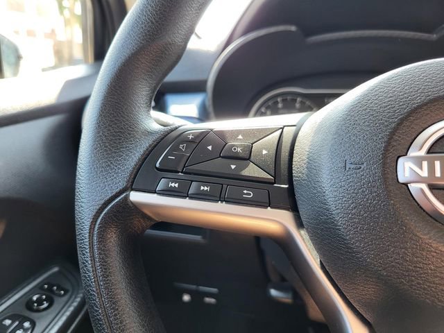Used 2025 Nissan Versa SV FWD image 5