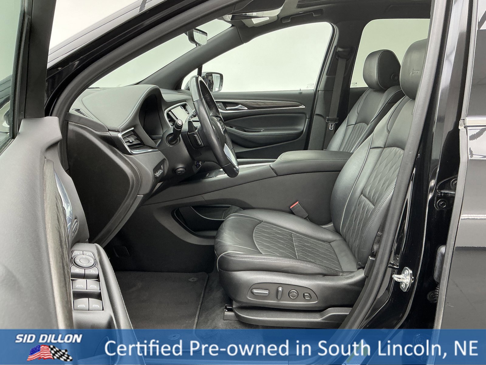 Used 2022 Buick Enclave Avenir w/ Avenir Technology Package image 18