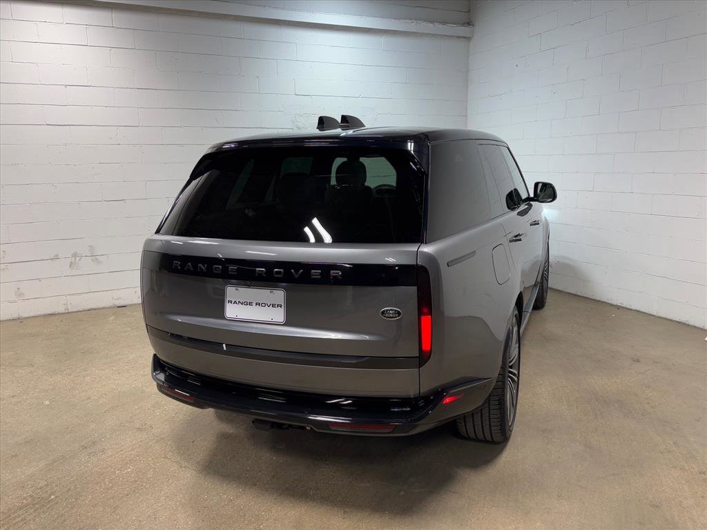 Used 2023 Land Rover Range Rover SE image 7