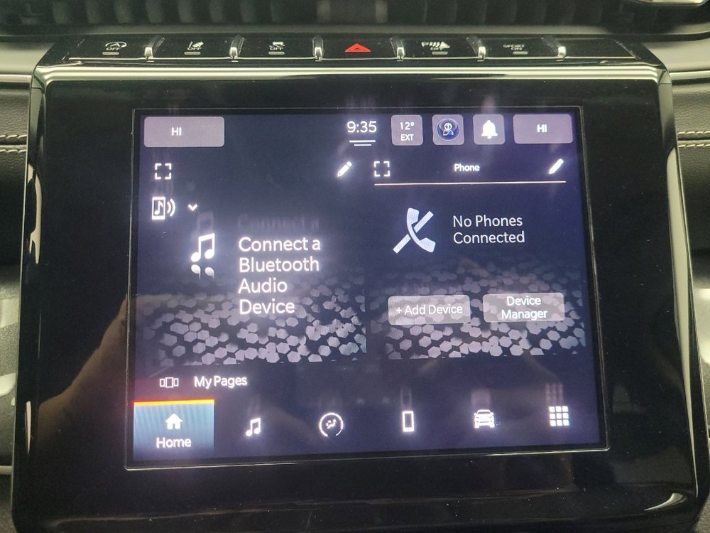 Used 2023 Jeep Grand Cherokee Laredo image 25