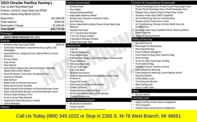 Used 2023 Chrysler Pacifica Touring-L FWD image 2
