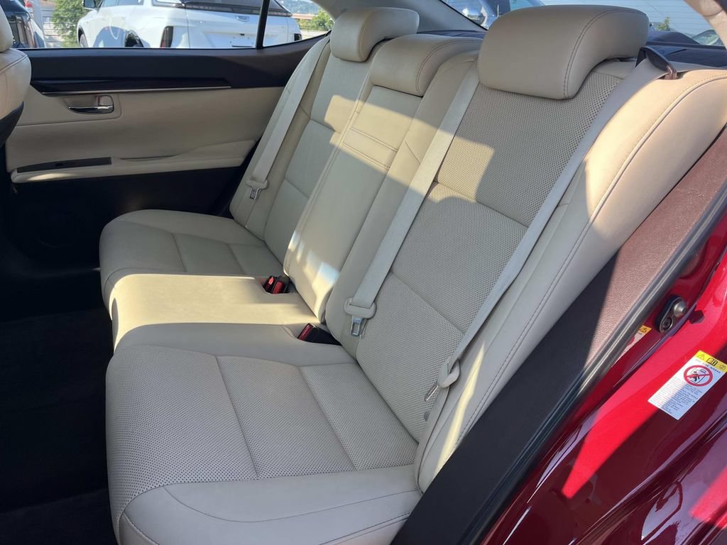 Used 2016 Lexus ES 350 w/ Navigation System Package FWD image 22