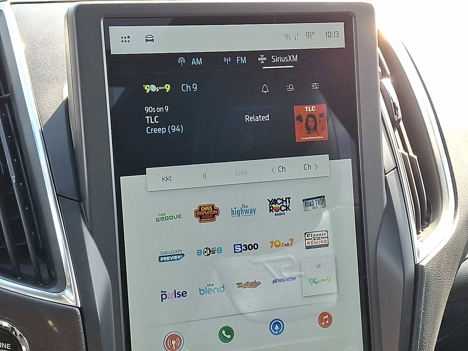 Used 2022 Ford Edge ST w/ Equipment Group 401A AWD/4WD image 18