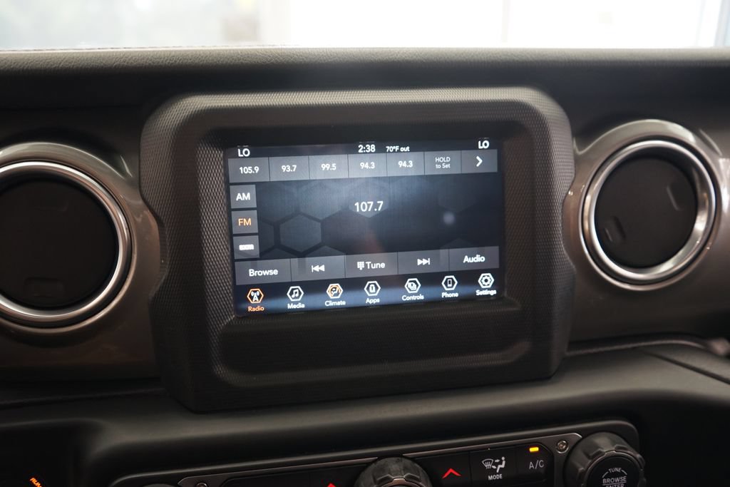 Used 2021 Jeep Wrangler Unlimited Sahara AWD/4WD image 32