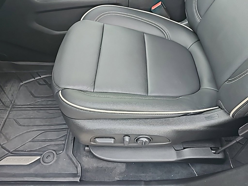 Certified 2023 Chevrolet Traverse Premier w/ Redline Edition image 12