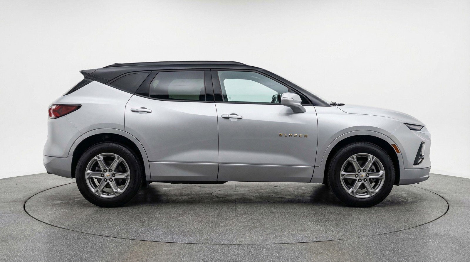 Used 2025 Chevrolet Blazer LT FWD image 11